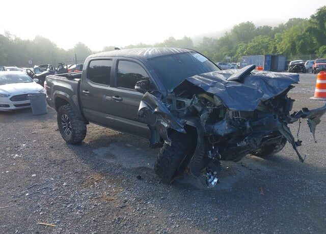 2021 TOYOTA Tacoma