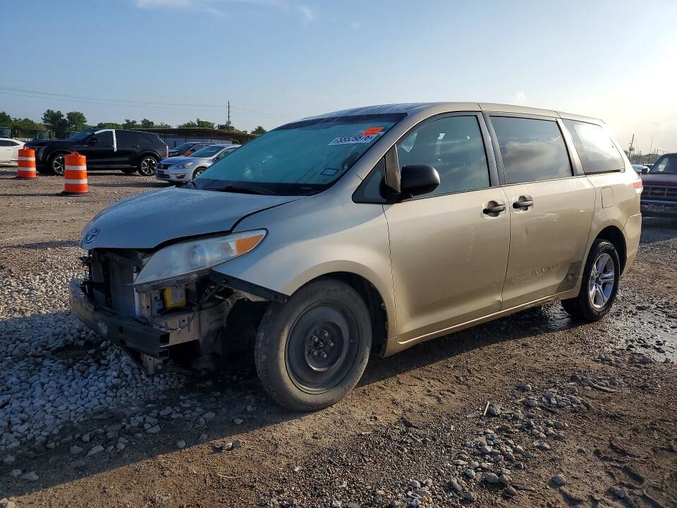 2011 TOYOTA Sienna