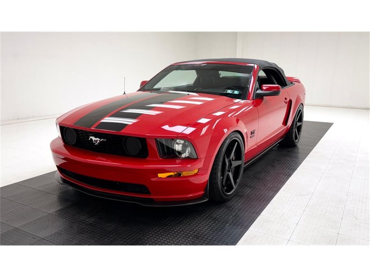 2005 FORD Mustang