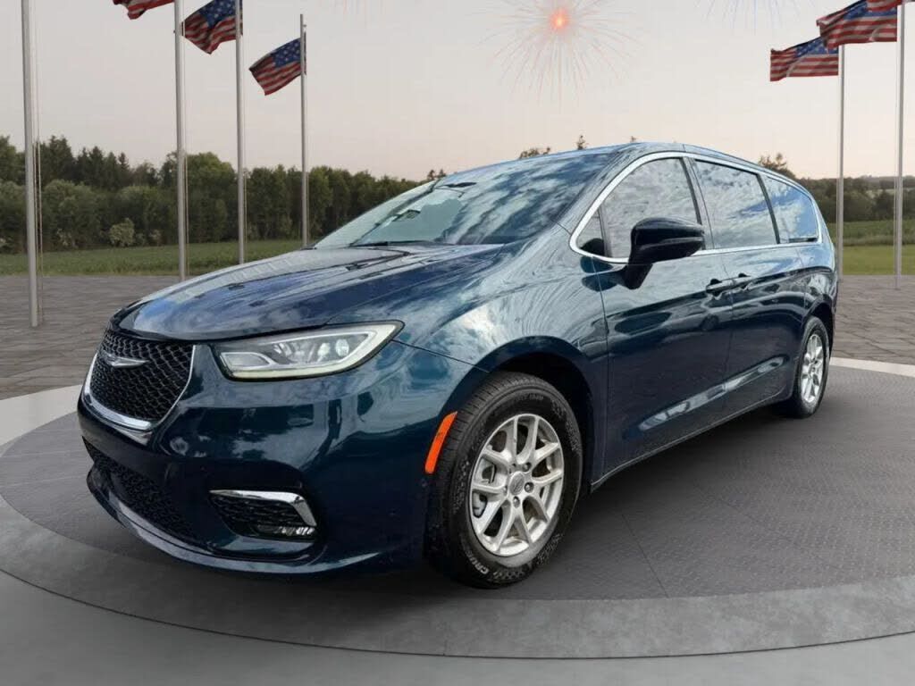 2023 CHRYSLER Pacifica
