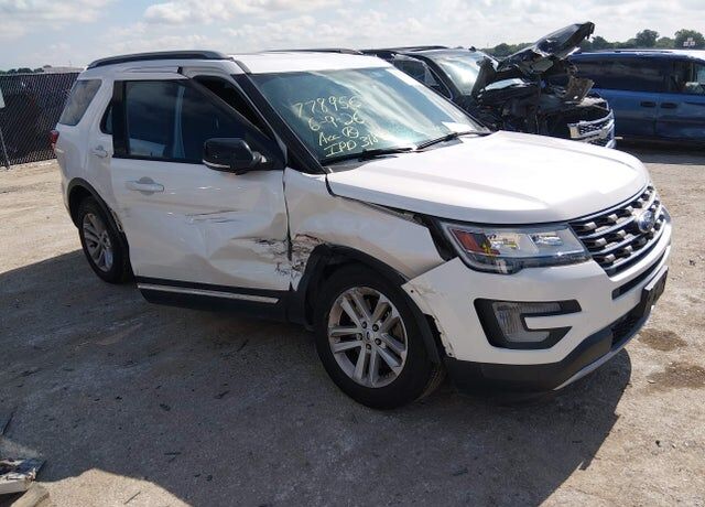2017 FORD Explorer