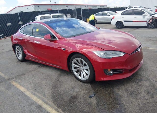 2016 TESLA Model S