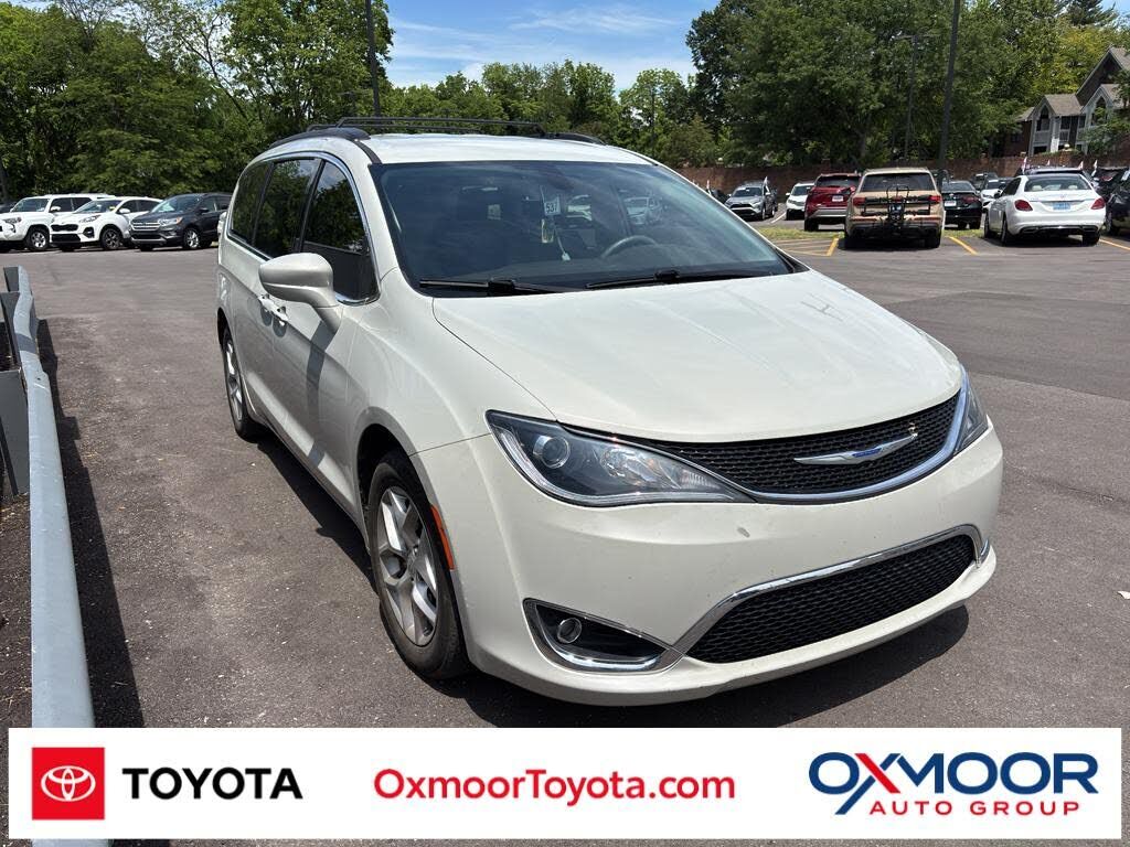 2019 CHRYSLER Pacifica