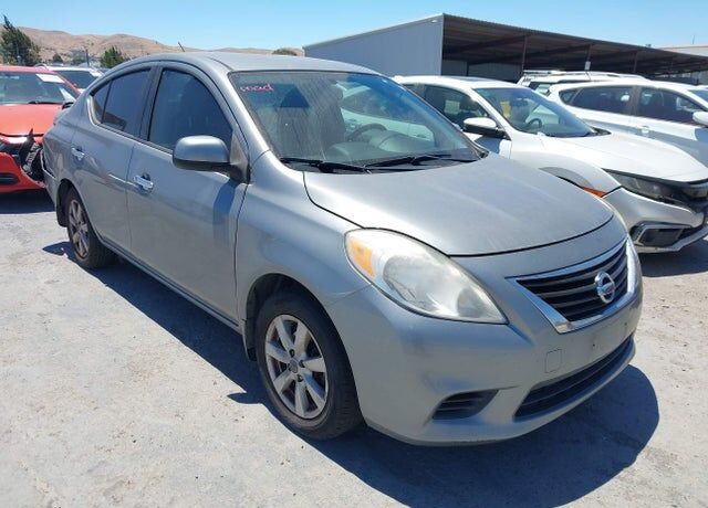 2014 NISSAN Versa