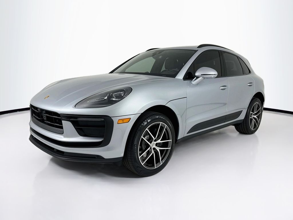 2026 PORSCHE Macan