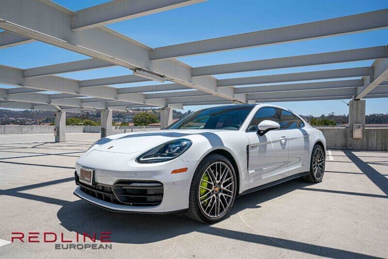 2022 PORSCHE Panamera