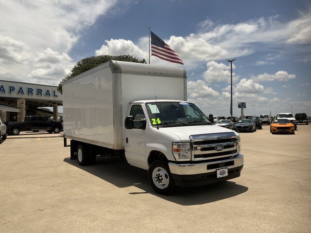 2026 FORD E-450