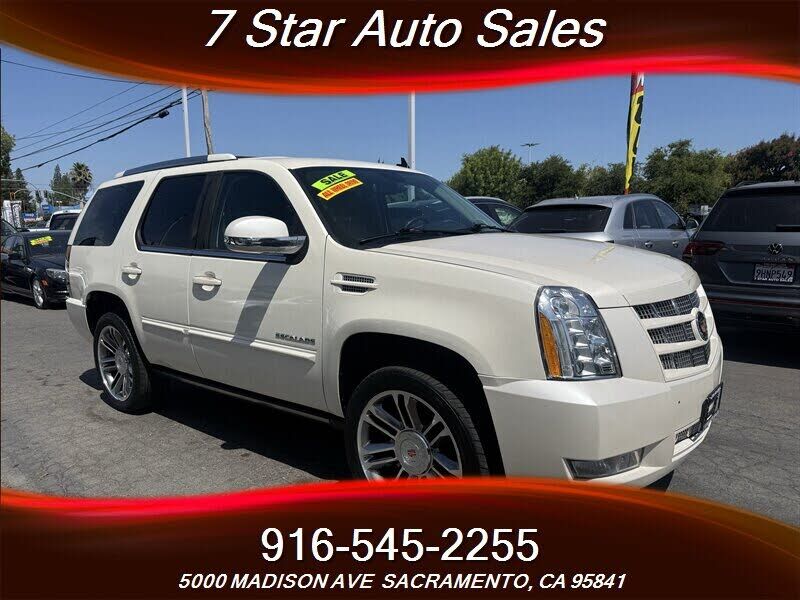 2013 CADILLAC Escalade