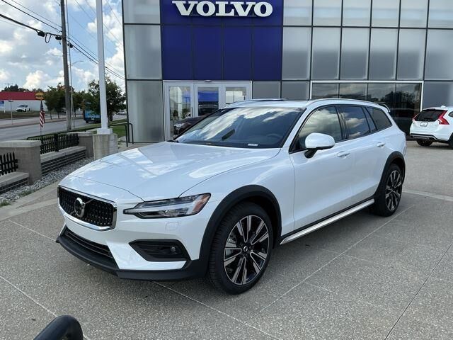 2026 VOLVO V60CC