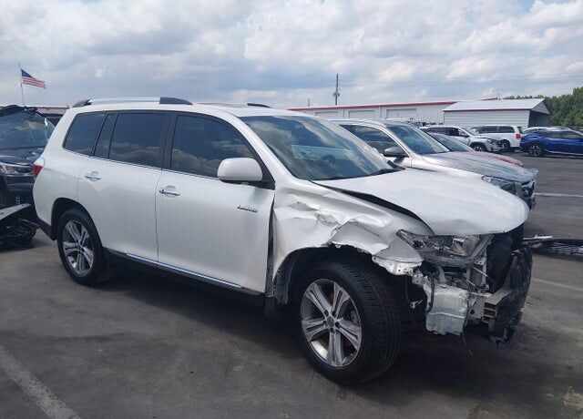 2011 TOYOTA Highlander