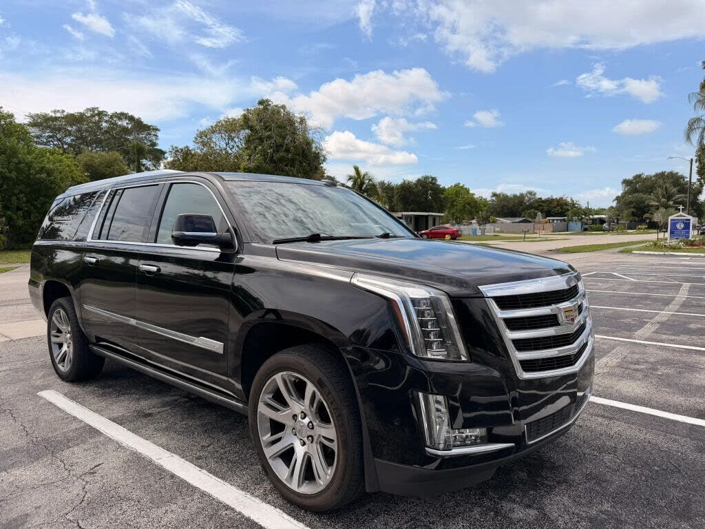 2017 CADILLAC Escalade ESV