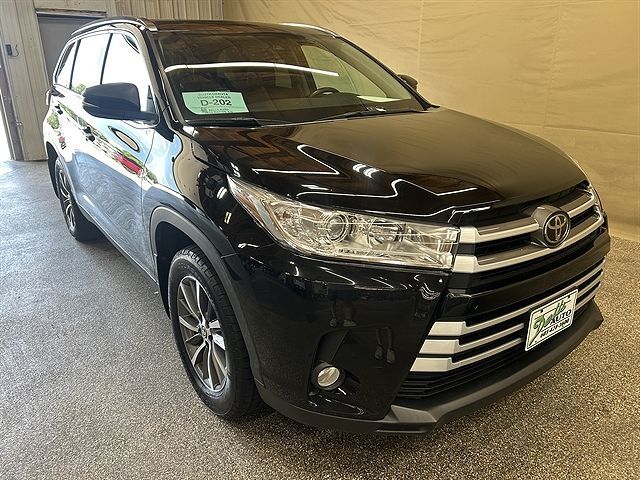 2019 TOYOTA Highlander