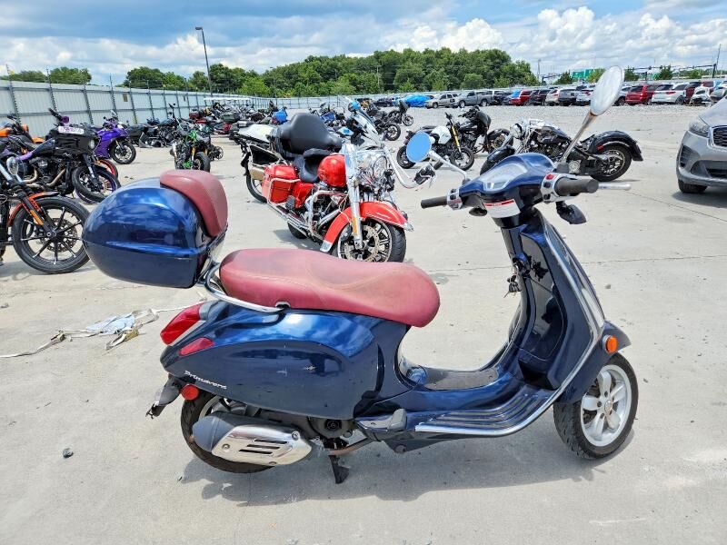 2015 PIAGGIO AND VESPA Primavera