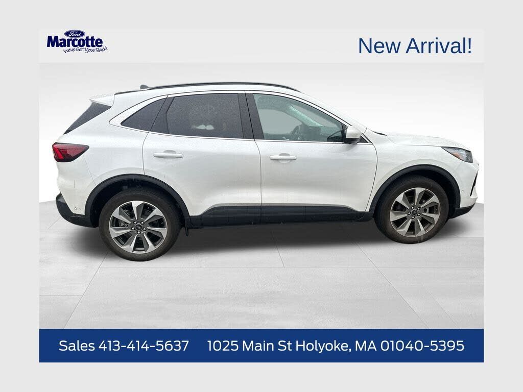 2023 FORD Escape