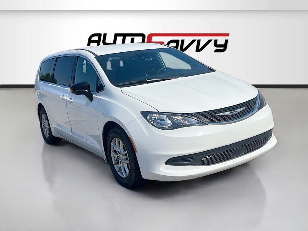 2025 CHRYSLER Voyager