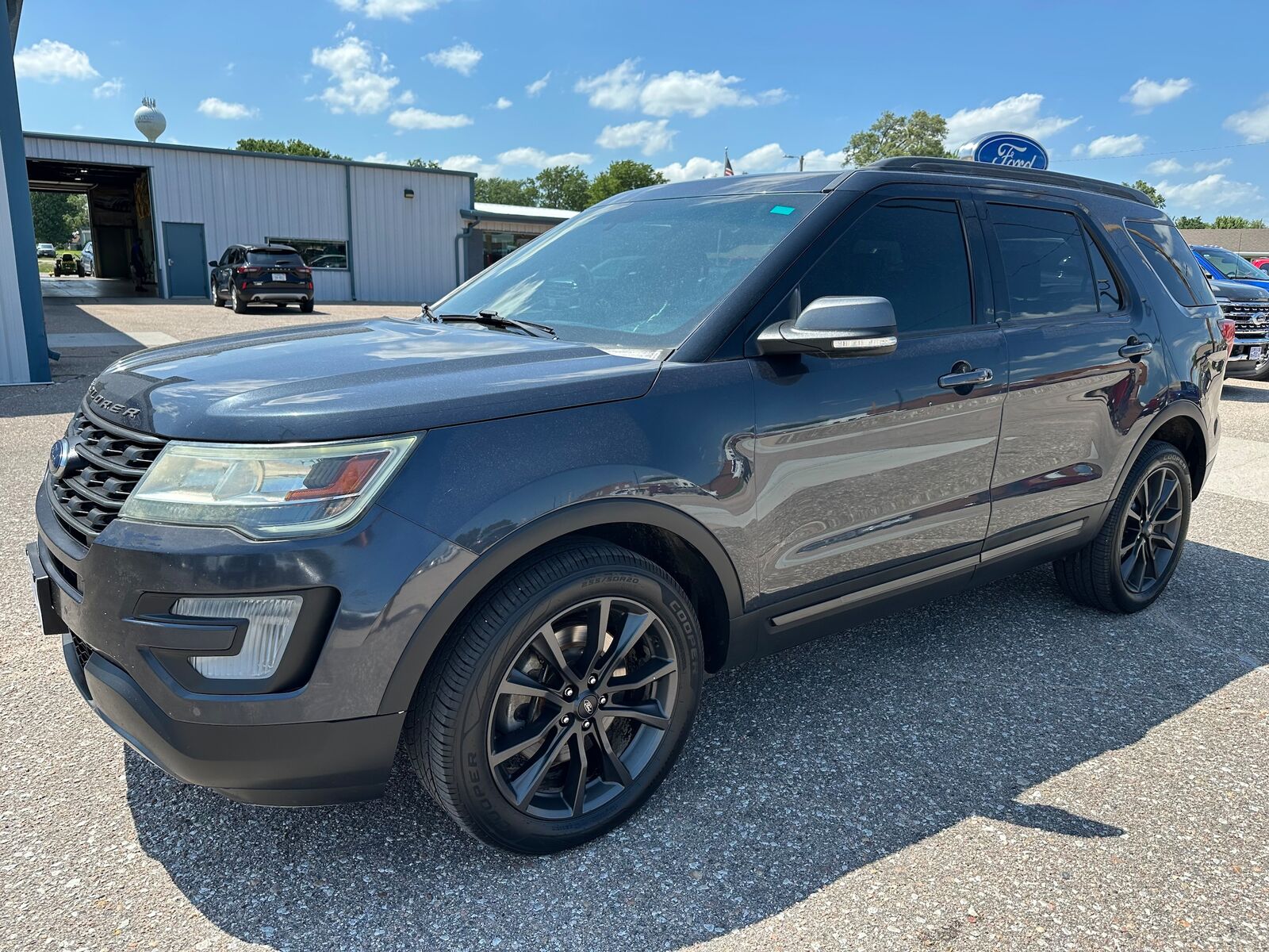 2017 FORD Explorer
