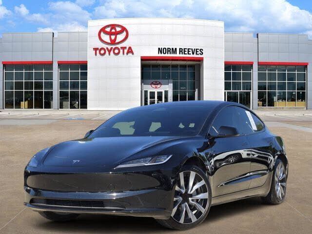 2025 TESLA Model 3