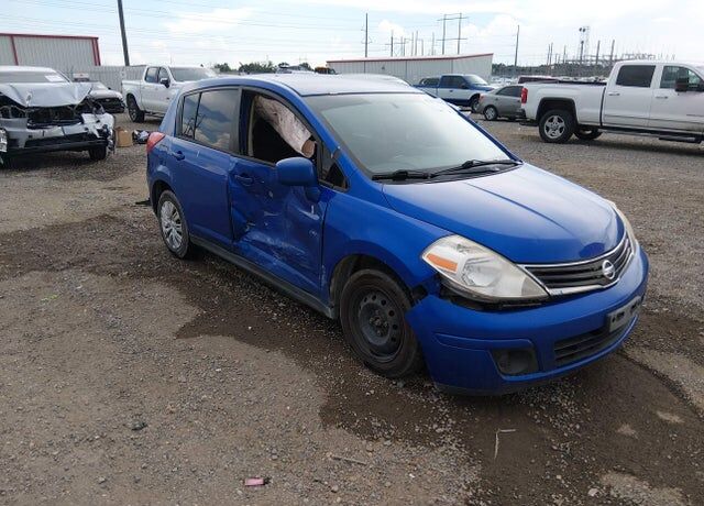 2011 NISSAN Versa