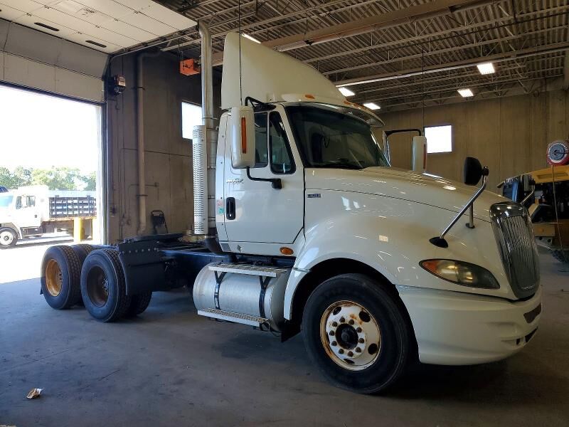 2011 INTERNATIONAL LF627