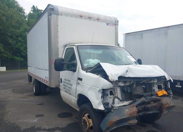 2013 FORD E-350