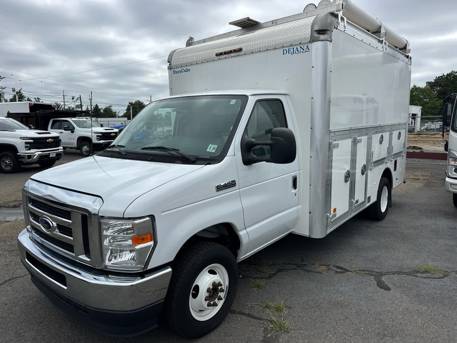 2024 FORD E-350