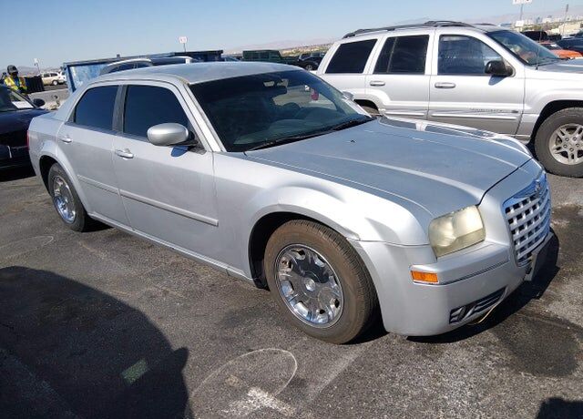 2005 CHRYSLER 300