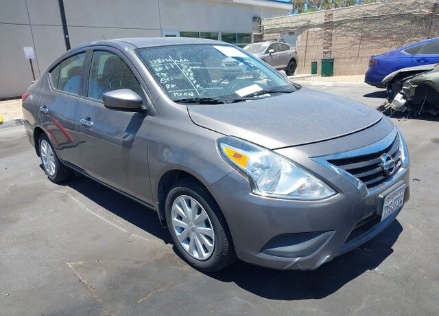 2017 NISSAN Versa