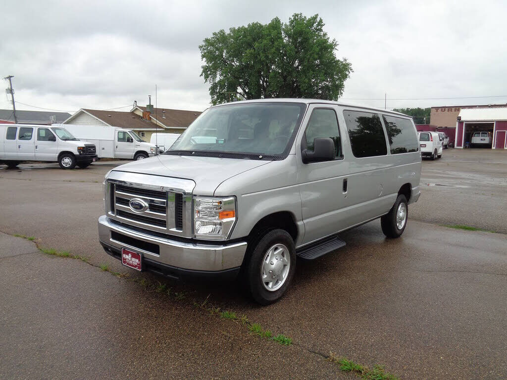 2011 FORD E-350