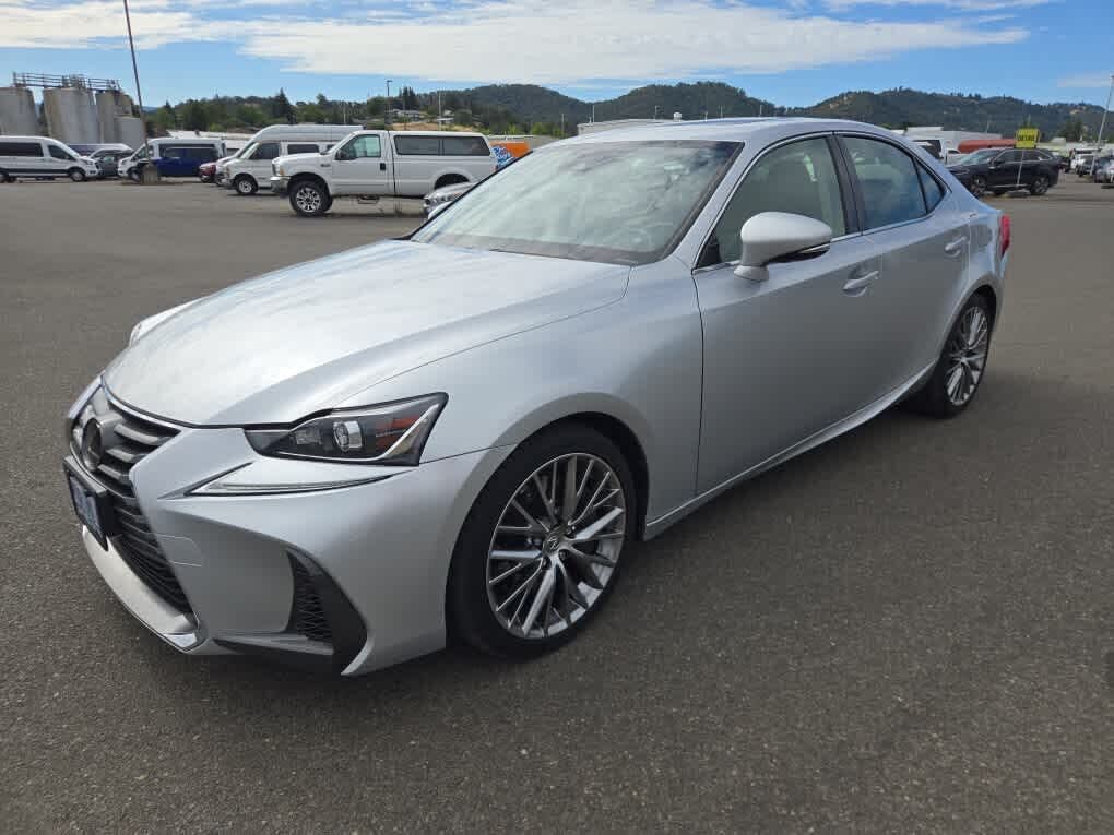 2017 LEXUS IS