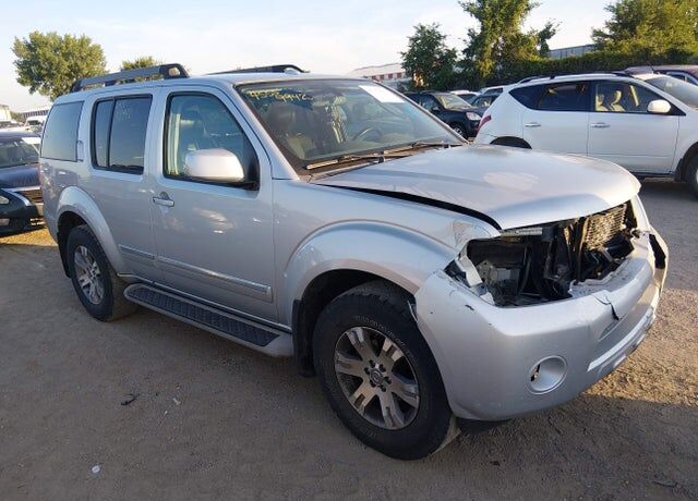 2011 NISSAN Pathfinder