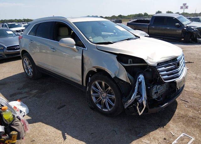 2017 CADILLAC XT5