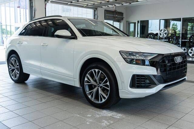 2023 AUDI Q8