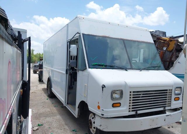 2013 FORD E-450