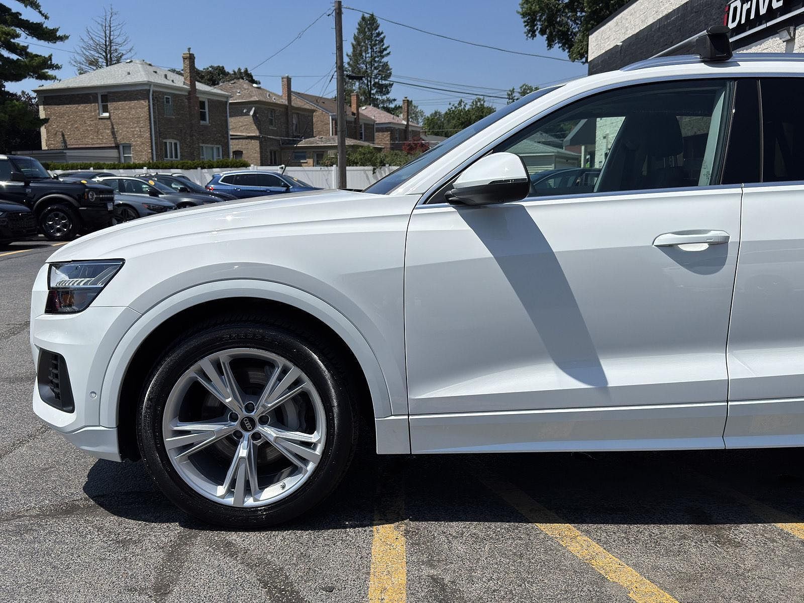 2023 Audi Q8