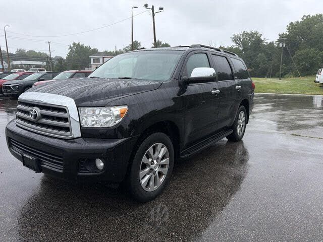 2013 TOYOTA Sequoia