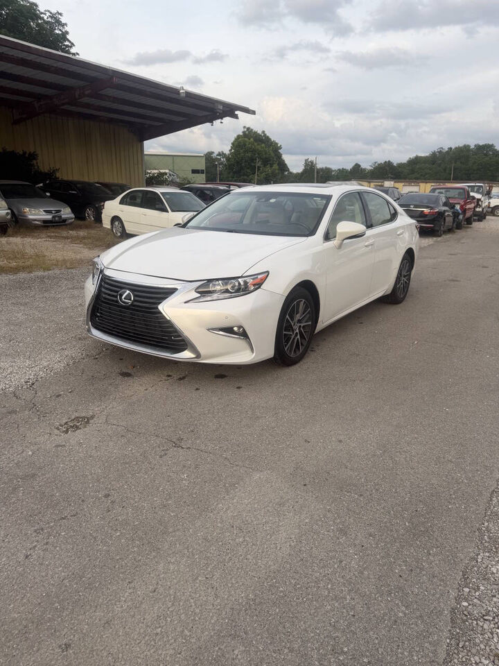 2017 LEXUS ES
