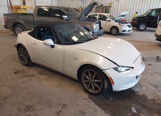 2022 MAZDA MX-5