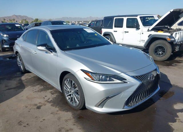 2019 LEXUS ES