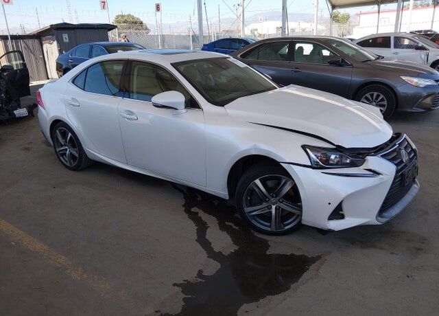 2017 LEXUS IS