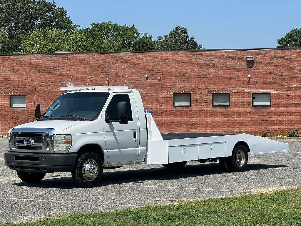 2011 FORD E-450