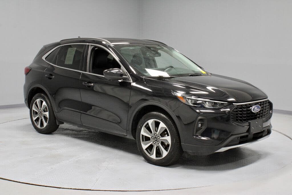 2024 FORD Escape