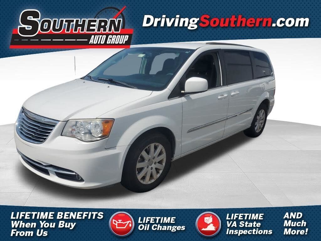 2016 CHRYSLER Town and Country