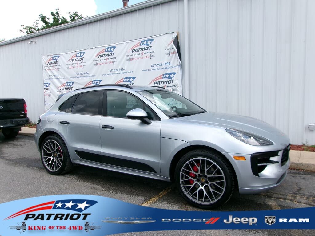 2020 PORSCHE Macan