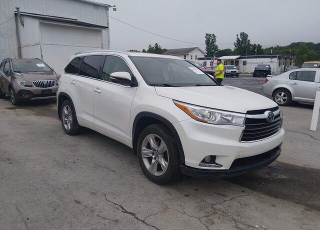 2016 TOYOTA Highlander
