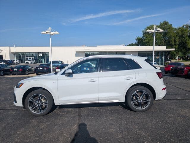 2024 AUDI Q5 e