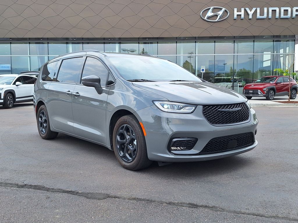2022 CHRYSLER Pacifica