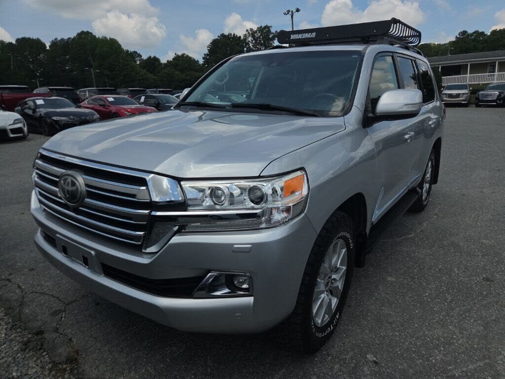 2016 TOYOTA Land Cruiser