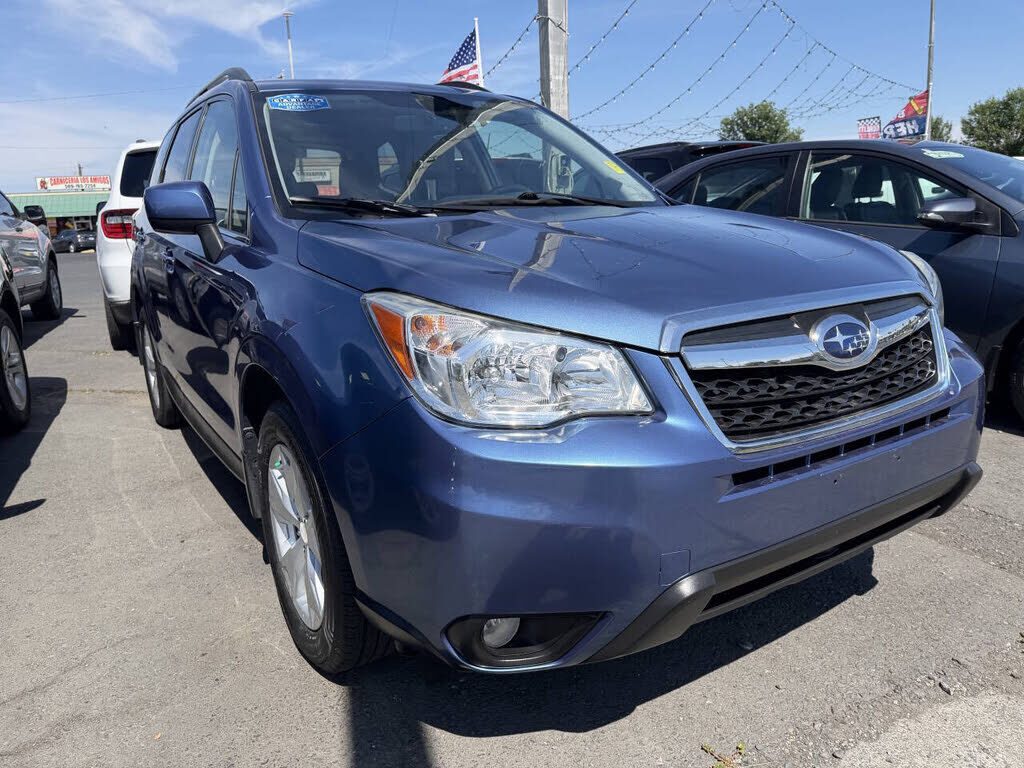 2016 SUBARU Forester