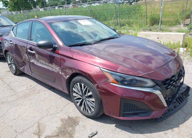 2024 NISSAN Altima