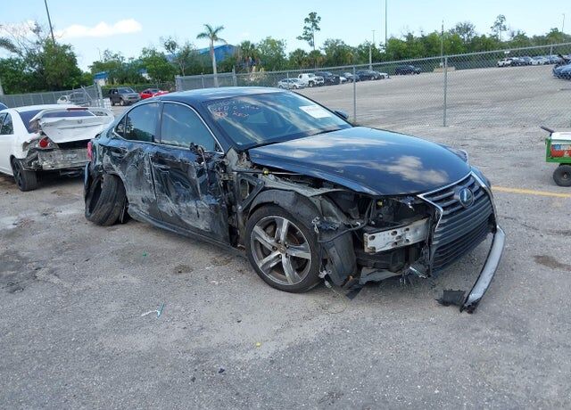 2019 LEXUS IS